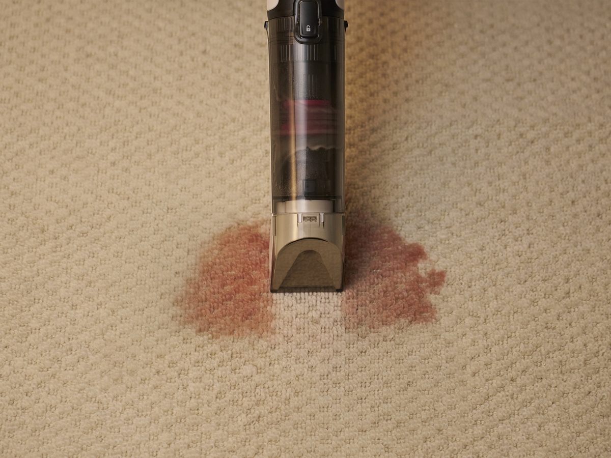 Shark、液体汚れ専用ハンディ登場の画像