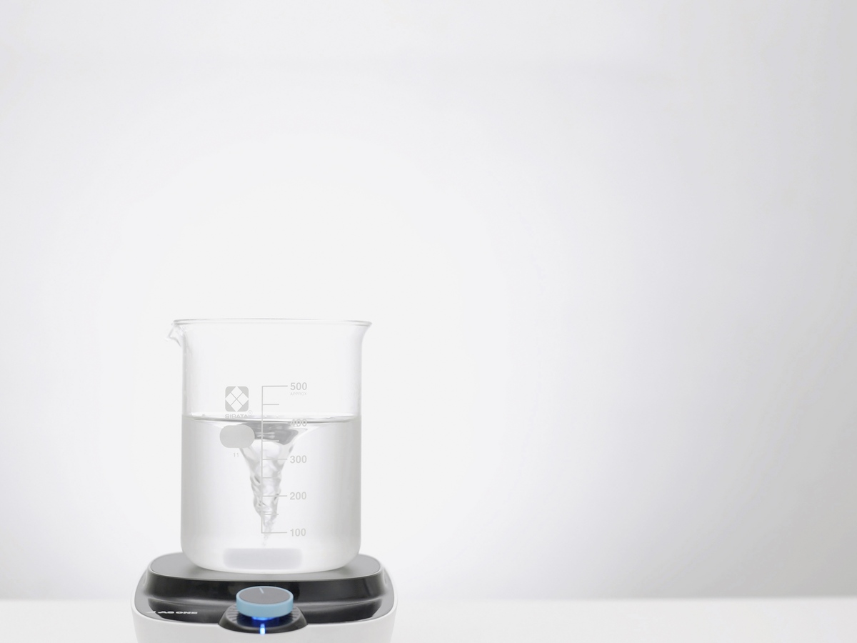 Shark、液体汚れ専用ハンディ登場の画像