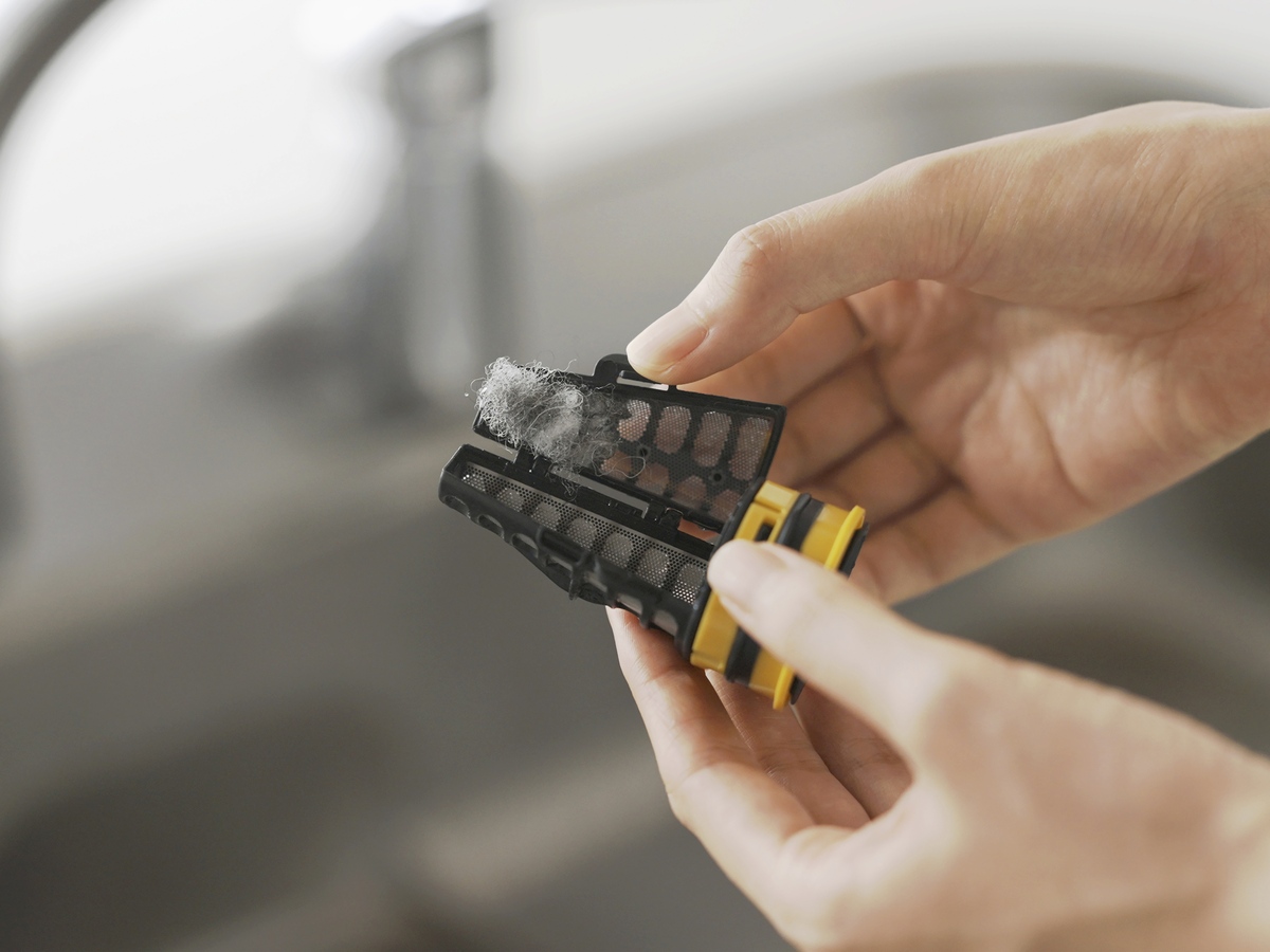 Shark、液体汚れ専用ハンディ登場の画像