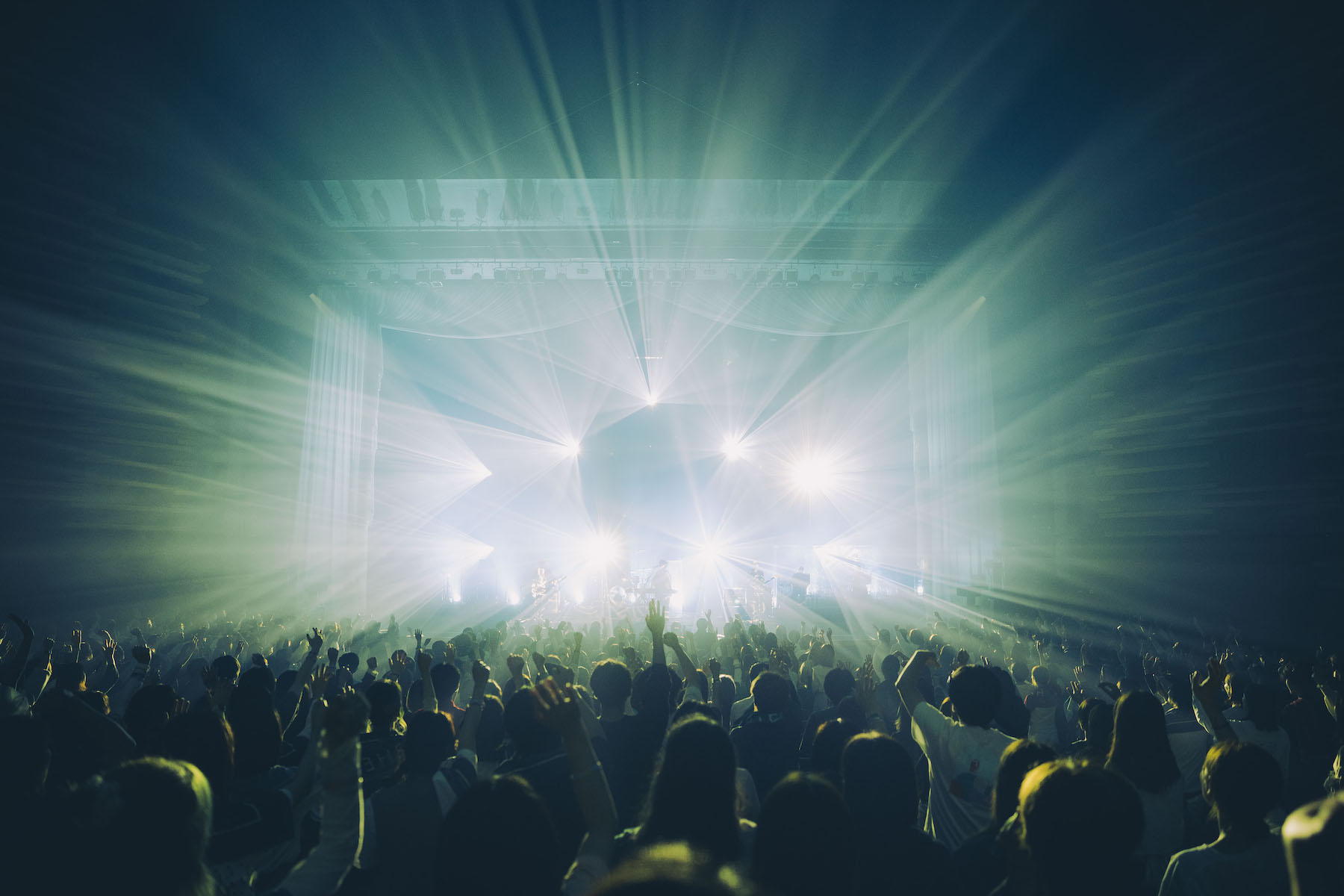 SHE'S（撮影＝タマイシンゴ）