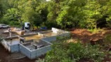 山の廃墟をDIYで建て直していく様子