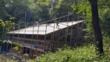 山の廃墟をDIYで建て直していく様子