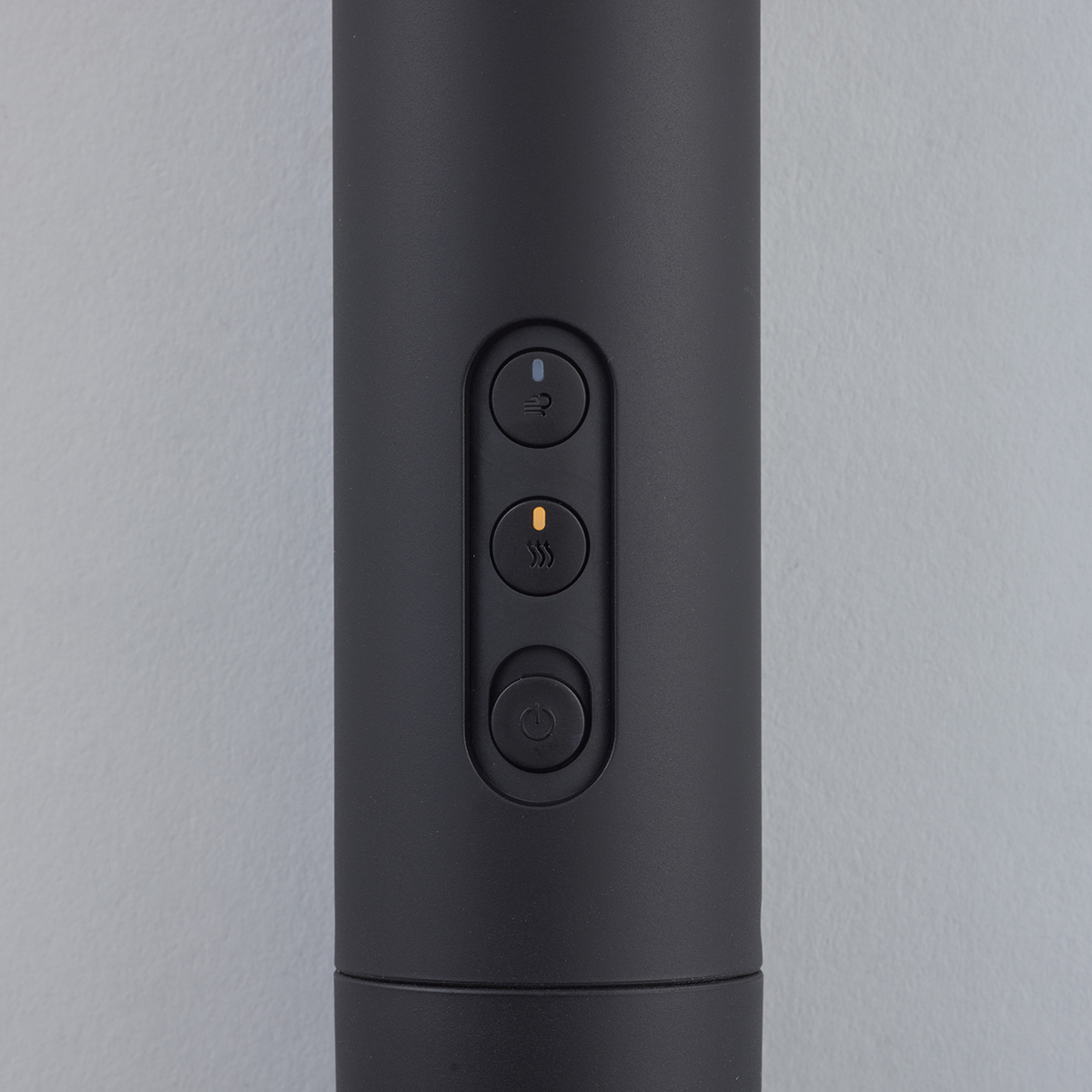 カドー、人気乾燥機にブラック追加の画像