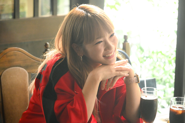 波瑠×川栄李奈『フェイクマミー』対談の画像