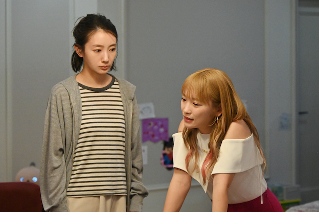 波瑠×川栄李奈『フェイクマミー』対談の画像