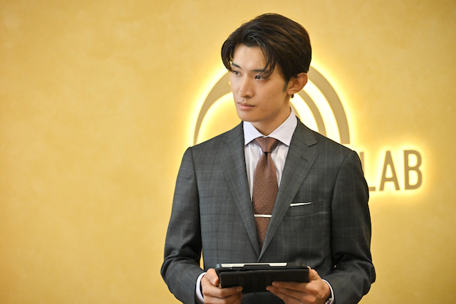 波瑠×川栄李奈『フェイクマミー』対談の画像