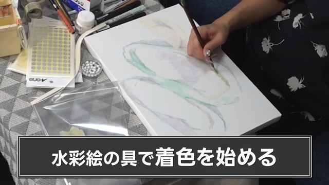 東京藝術大学出身クリエイター集団 「アートゥーン！」が白色のみで作った絵画
