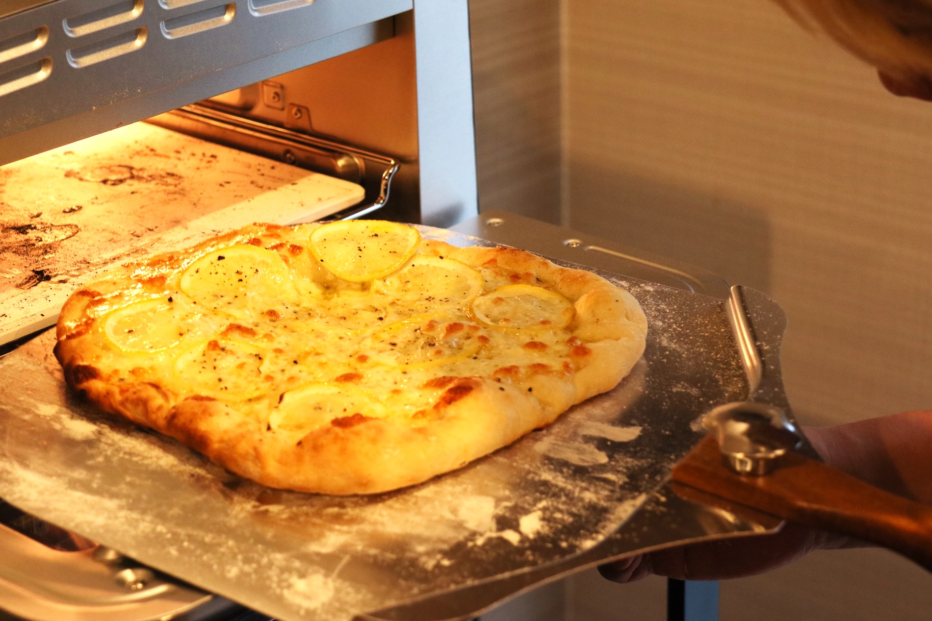 レモンの香りがそそる焼き上げ直後