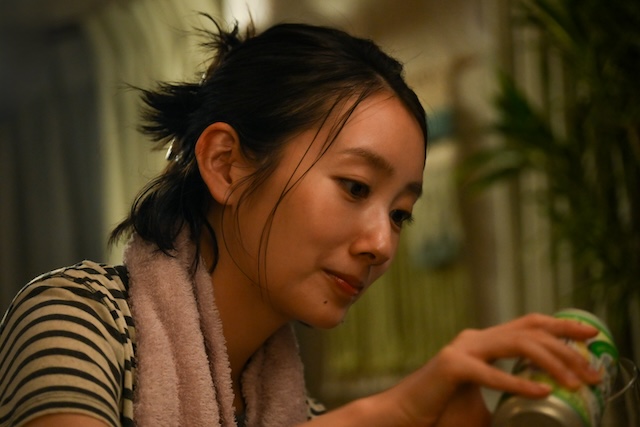 『フェイクマミー』正反対の波瑠×川栄李奈の画像