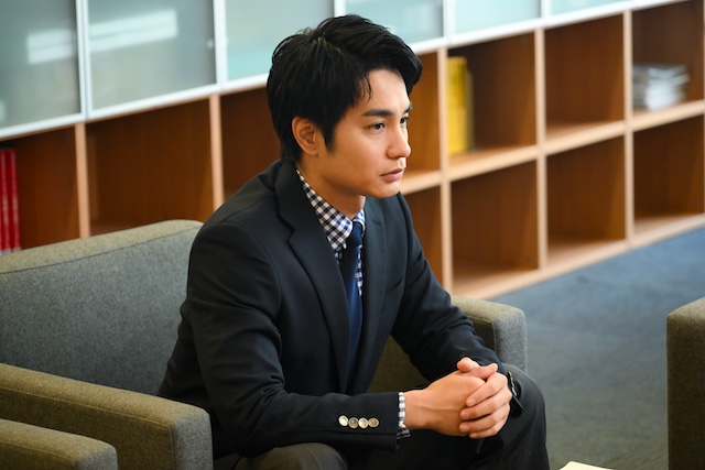 『フェイクマミー』正反対の波瑠×川栄李奈の画像