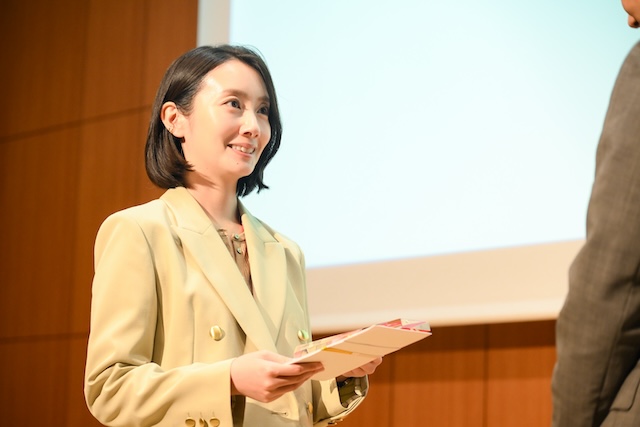 『フェイクマミー』正反対の波瑠×川栄李奈の画像