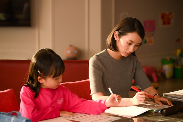 『フェイクマミー』正反対の波瑠×川栄李奈の画像