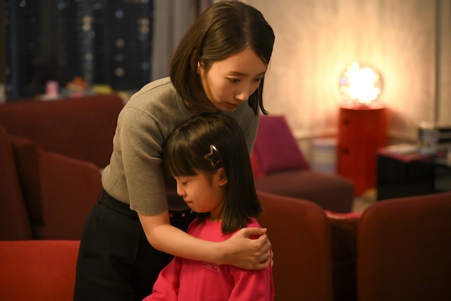 『フェイクマミー』正反対の波瑠×川栄李奈の画像