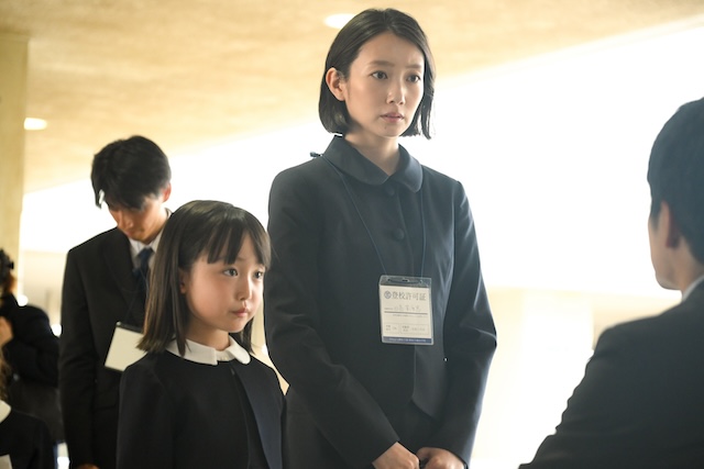 『フェイクマミー』正反対の波瑠×川栄李奈の画像