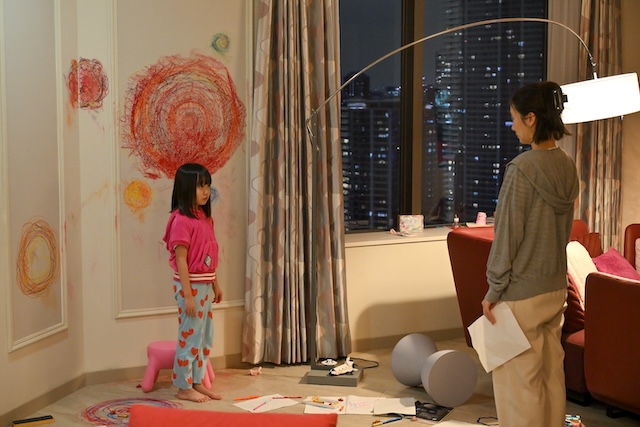 『フェイクマミー』正反対の波瑠×川栄李奈の画像