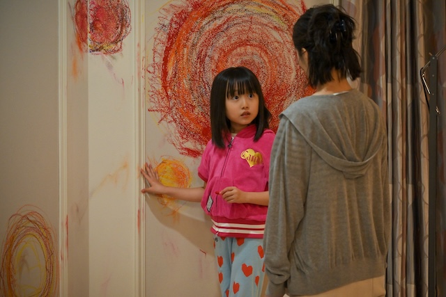 『フェイクマミー』正反対の波瑠×川栄李奈の画像