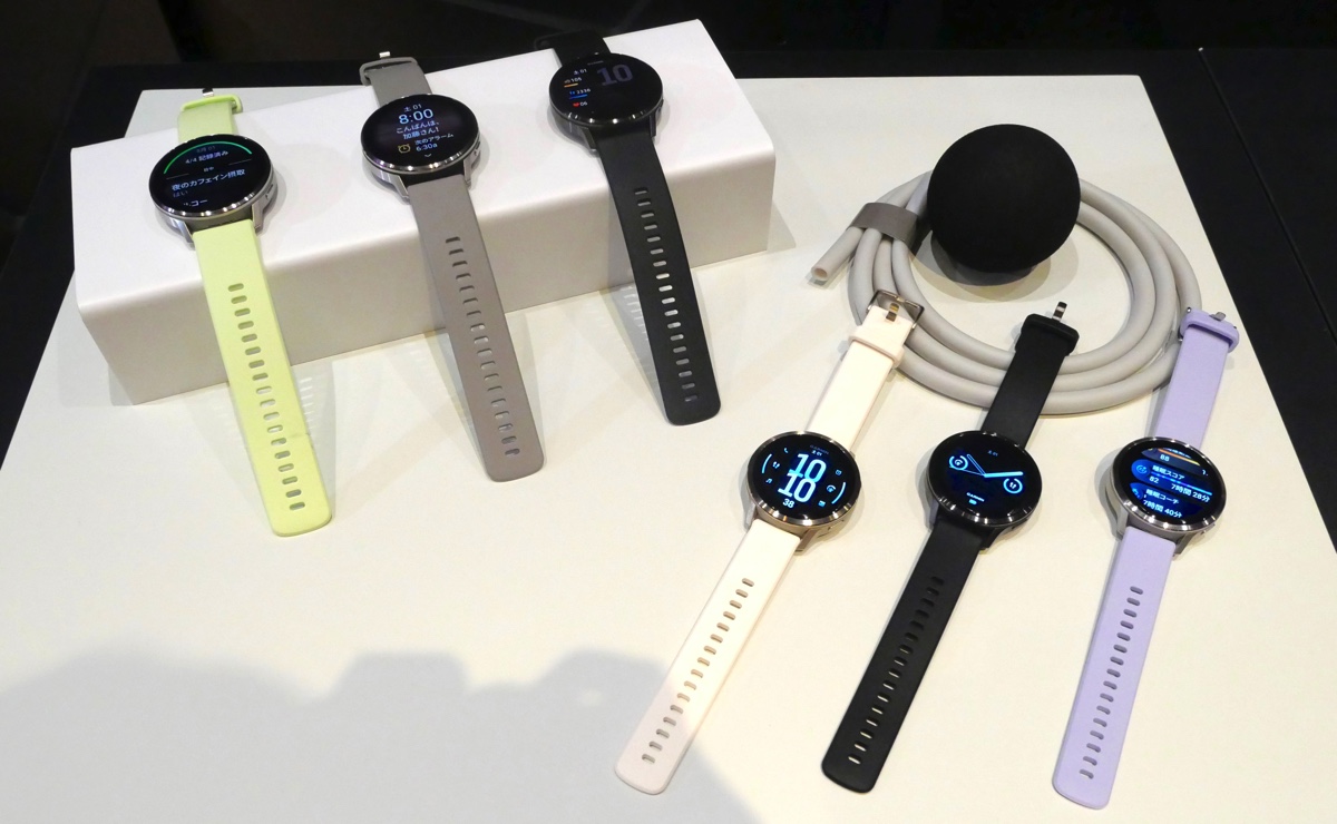 フィットネスGPSスマートウォッチ新モデル『Venu 4』発表に登壇した朝比奈彩と3時のヒロイン