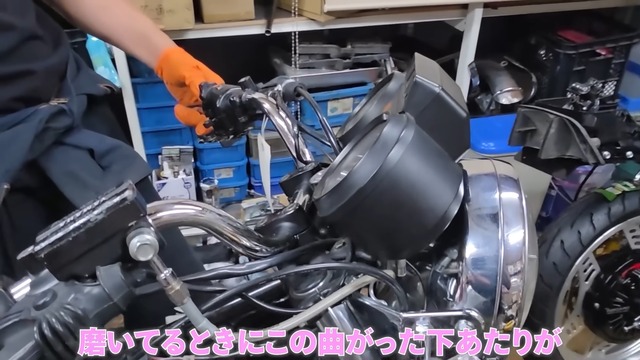 族車にカスタムされたバイク