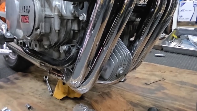 族車にカスタムされたバイク