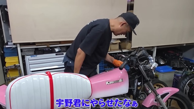 族車にカスタムされたバイク