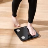 乗るだけで自動記録、エレコム体組成計登場の画像