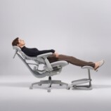 電動ワークチェア『LiberNovo Omni』の画像