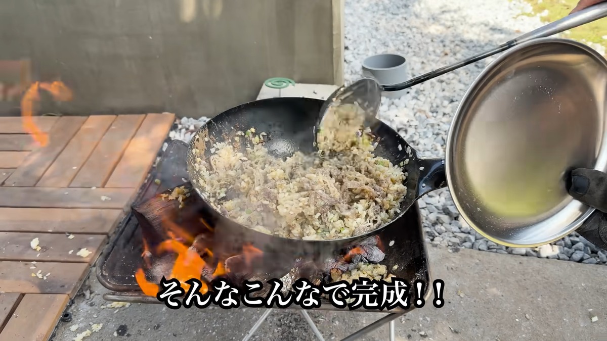DIY系YouTuber、“庭に作った池”で釣りに挑戦の画像
