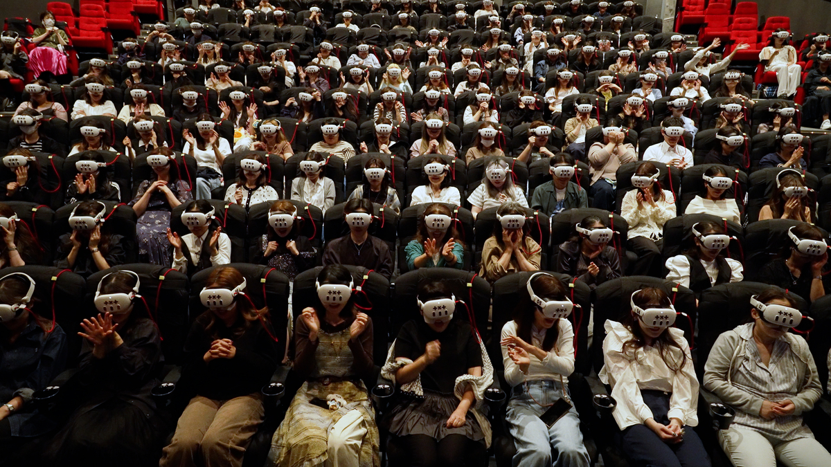 『TOMORROW X TOGETHER VR CONCERT : HEART ATTACK』ファンクラブ会員鑑賞の様子 (P)&(C) BIGHIT MUSIC