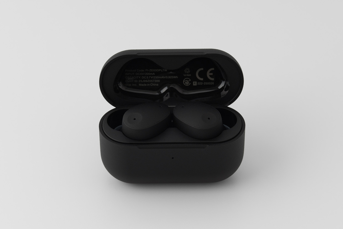 final、史上最小ノイキャン『ZE300』の画像