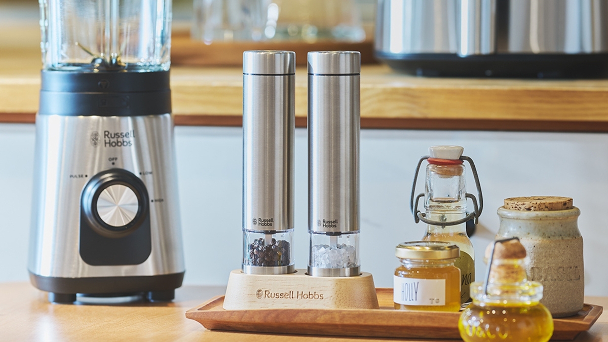 卓上に映えるステンレスミル