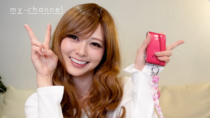 白石麻衣、青春の“平成ギャル”に変身