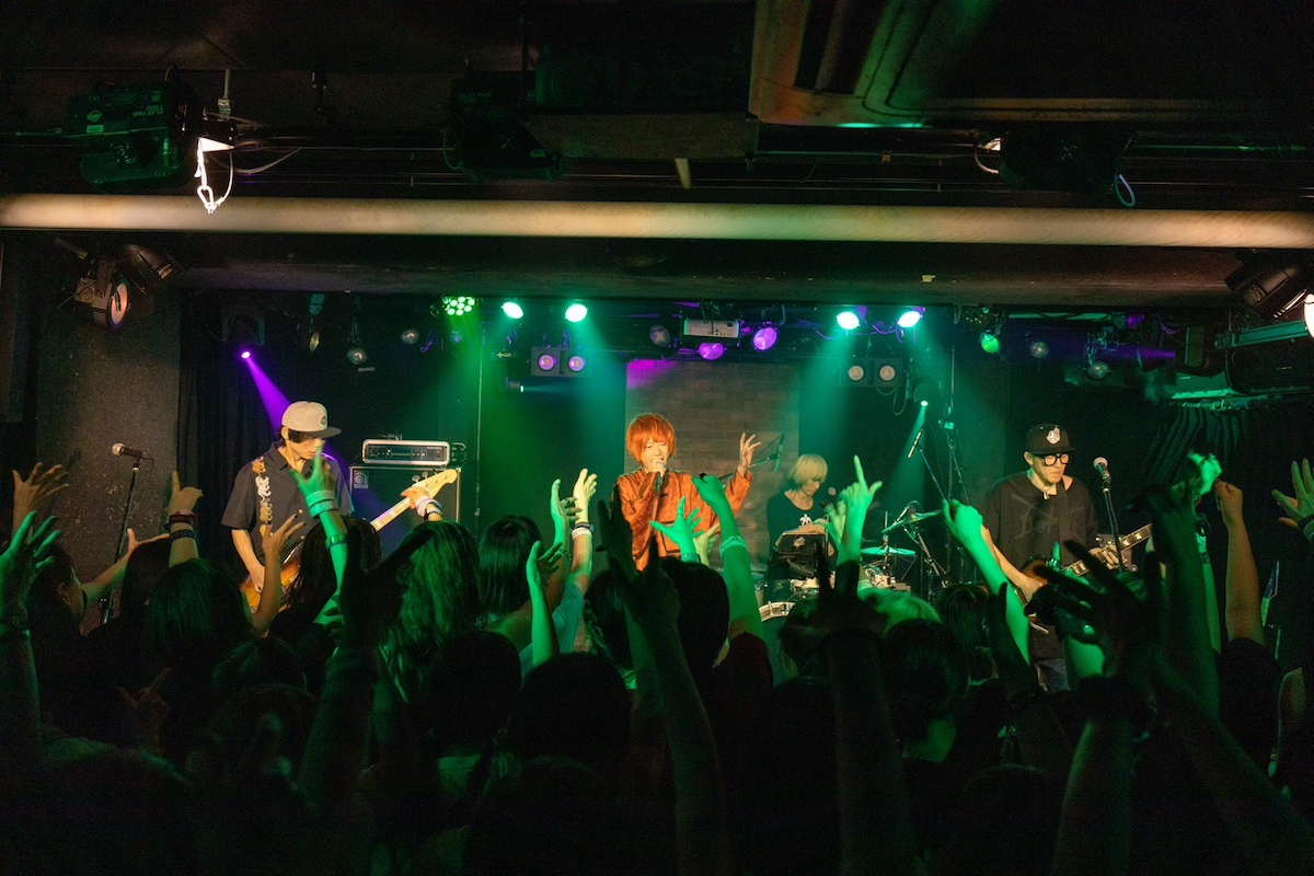 CASCADE ライブ写真