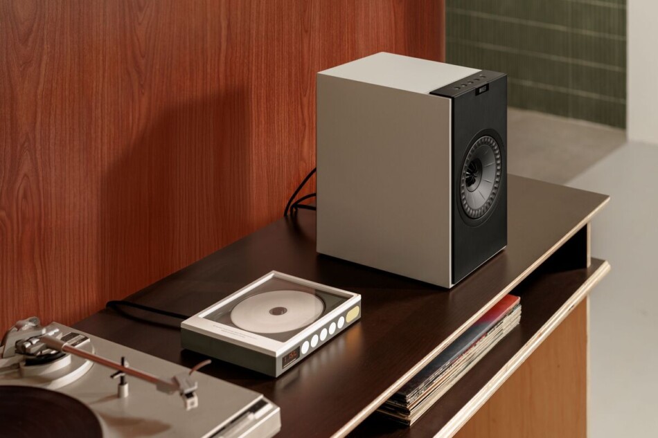 KEF、オールインワンアクティブスピーカー