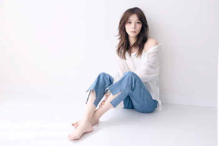 北川景子オフィシャルカレンダー2026』エレガントな女性としての“深み