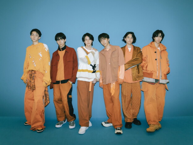 The Right Light、デビューシングル配信