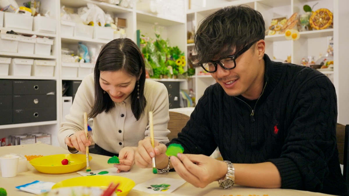 一緒に楽しんでいる様子