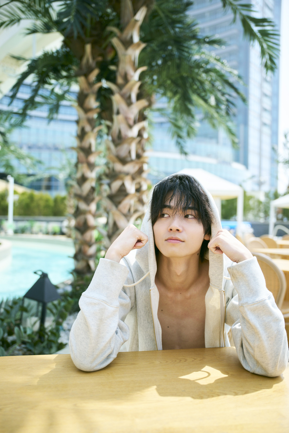 若手俳優・井内悠陽、初写真集が即重版の画像