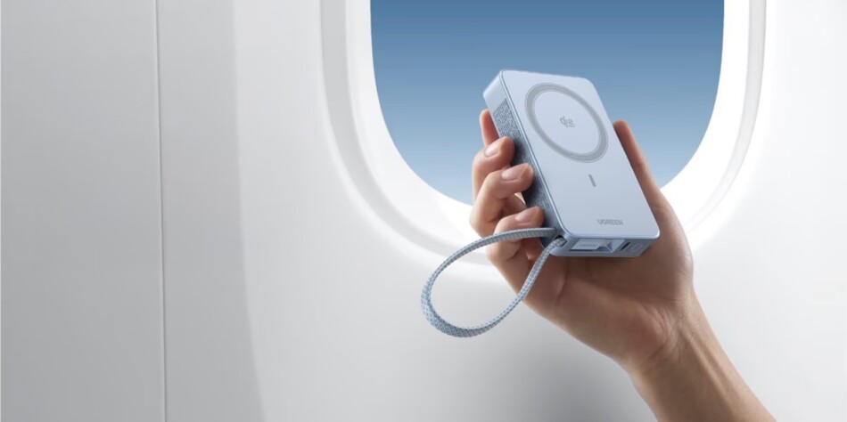 UGREEN、有線とワイヤレスのデュアル充電