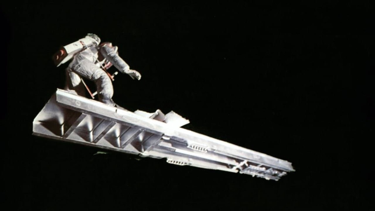 『ダーク・スター』リバイバル上映の予告編