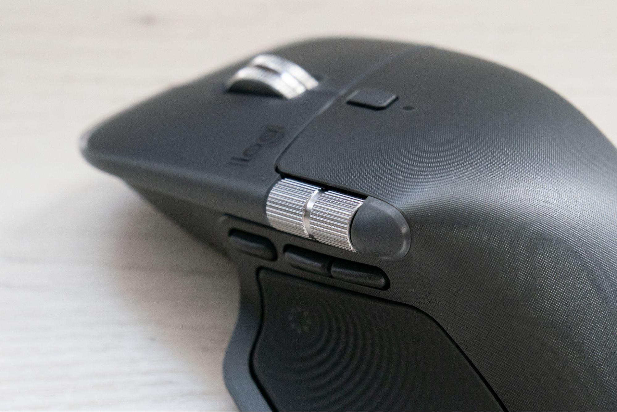 マウス左側のサムホイール