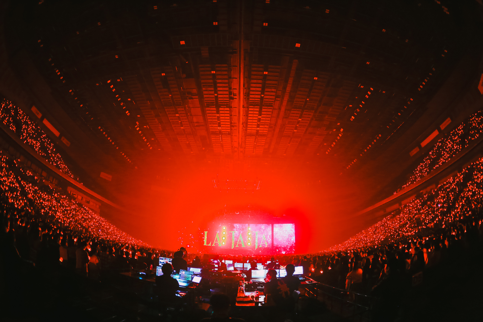 i-dle（撮影＝YOSHIHITO KOBA、アンザイミキ）