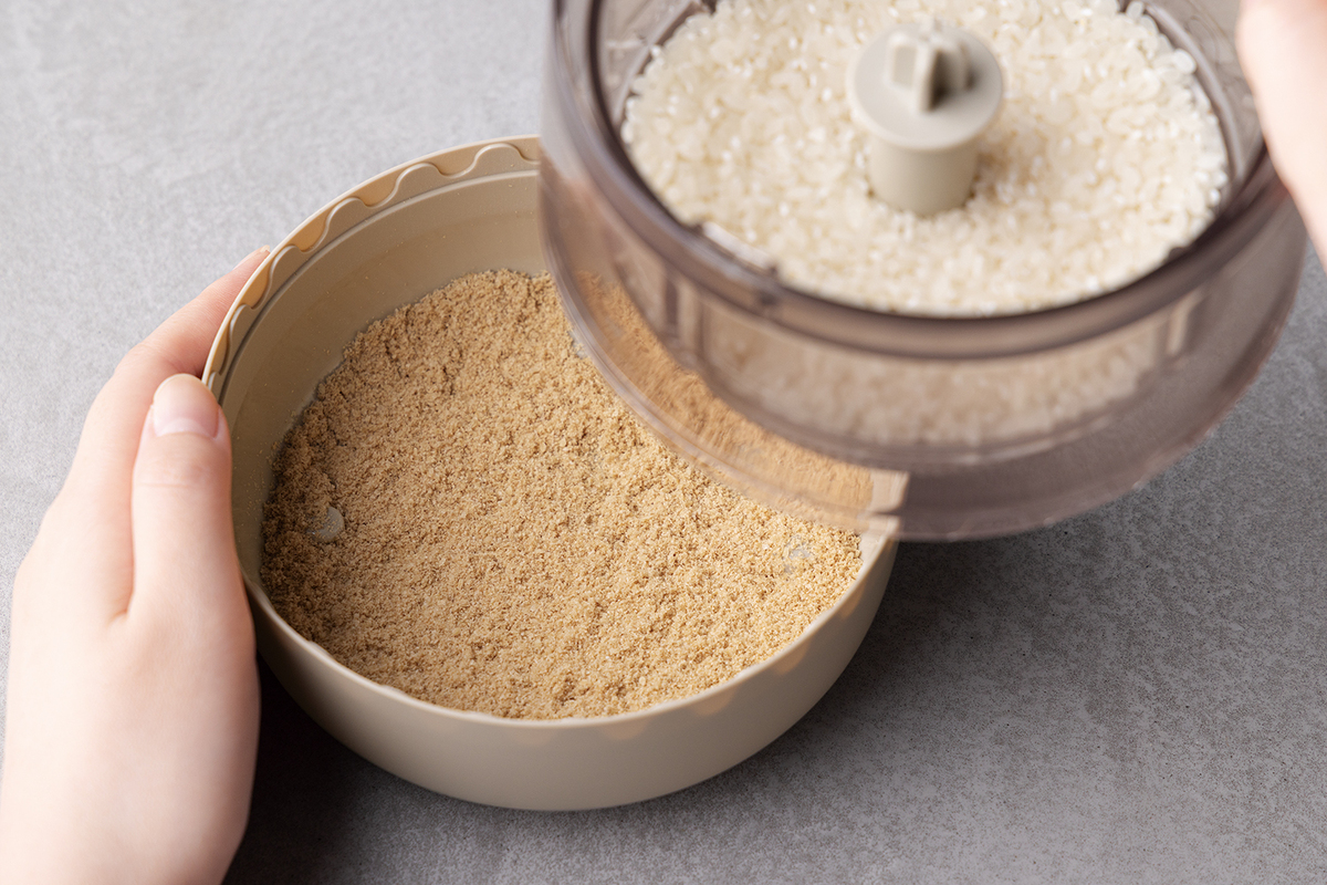 レコルト、14cm幅の小型精米機の画像