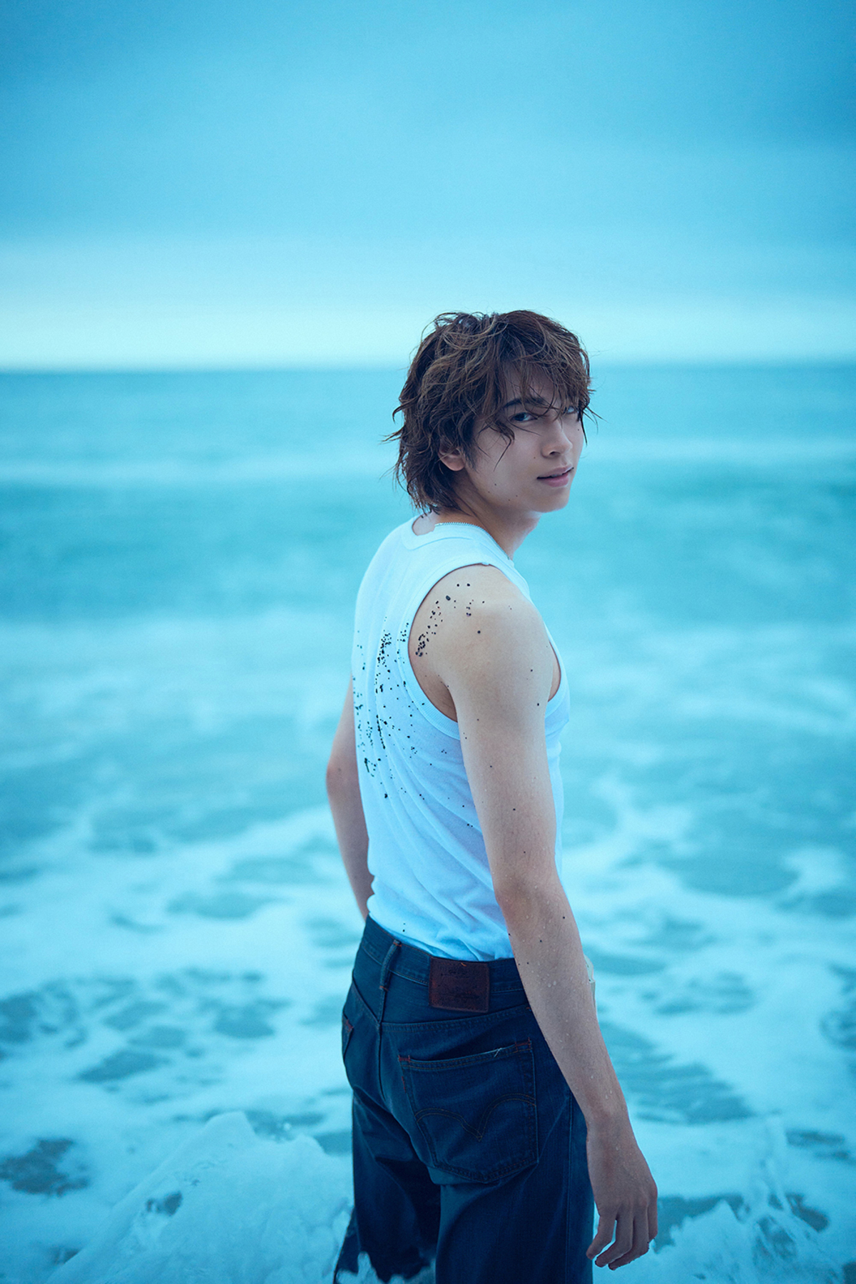 庄司浩平写真集、発売前重版出来の画像