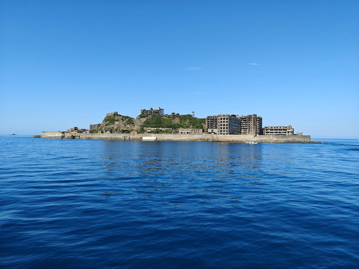 Phone (3)で撮影：軍艦島