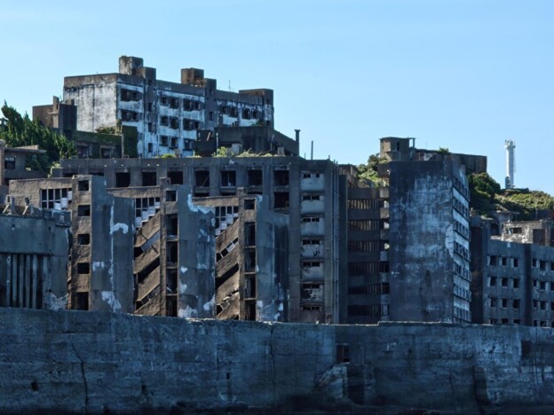 Phone (3)で撮影:軍艦島