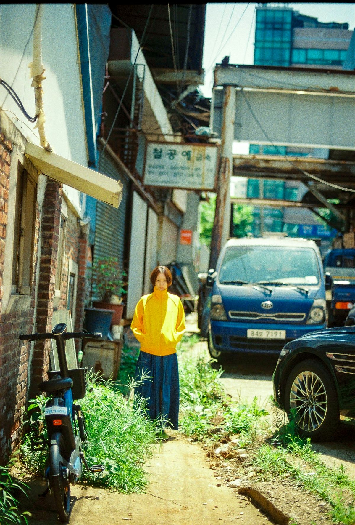 尾碕真花2nd写真集、発売記念お渡し会開催の画像