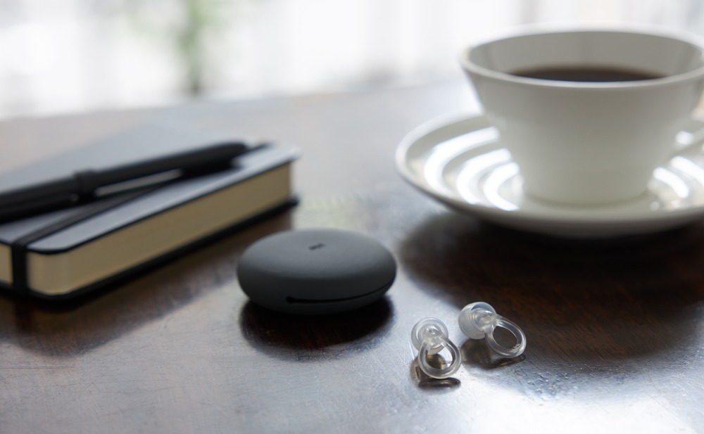 テーブルの上に『DROP in Live』