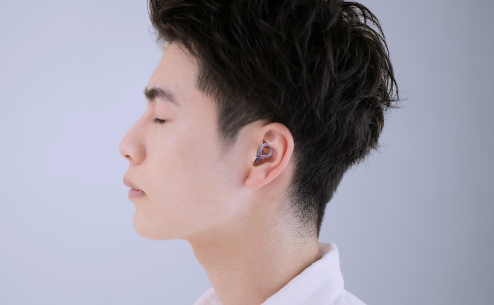 耳に着用例