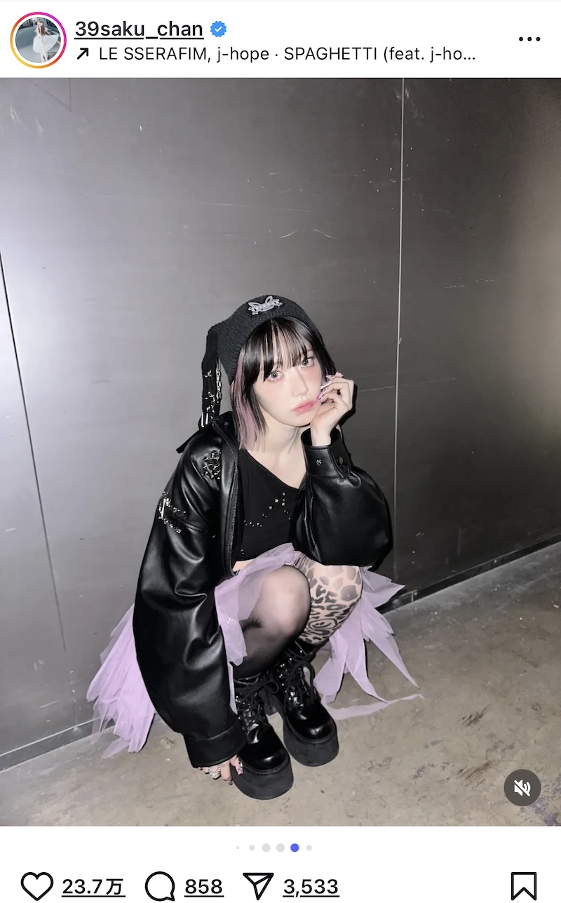 SAKURA、ヘソだしスタイルのMVオフショ公開の画像