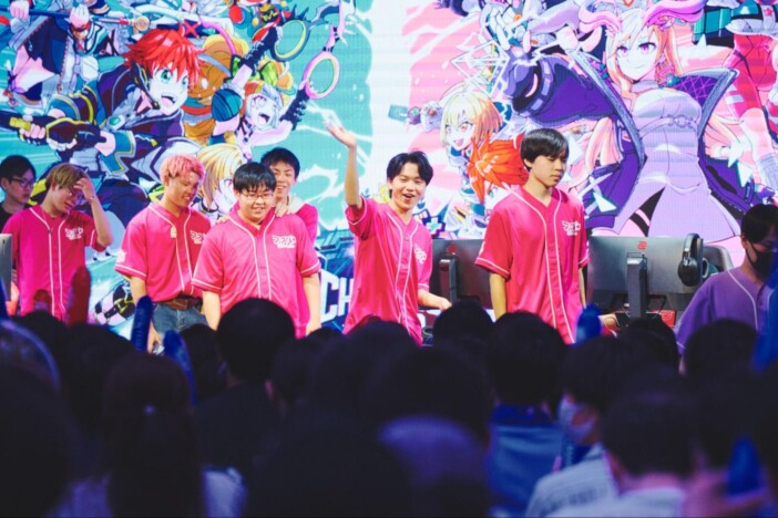 退場する「えちゅこ親衛隊」のメンバーに向けて、観客からは温かい拍手が送られた。